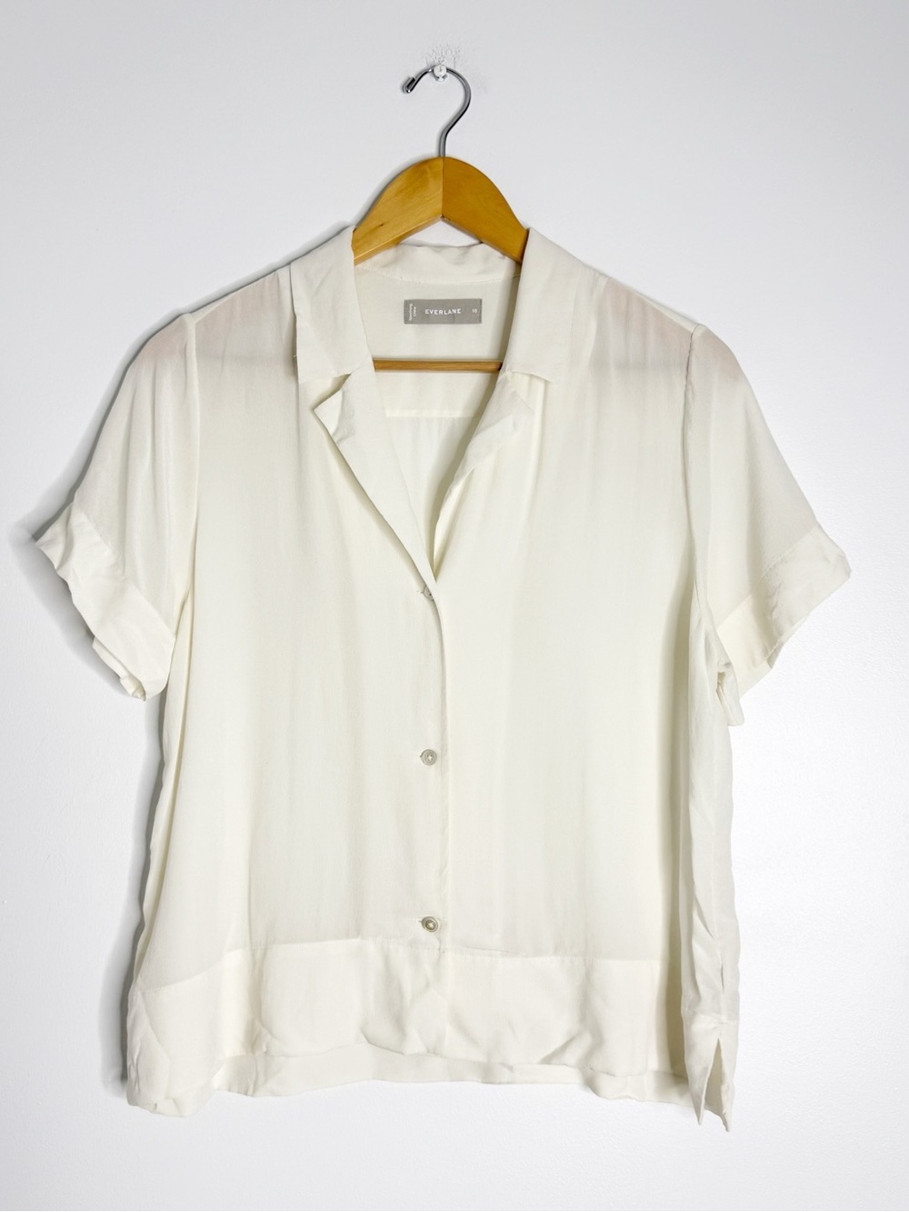 Everlane Women’s Size 10 Ivory 100% Silk Short Sleeve Button Up Shirt